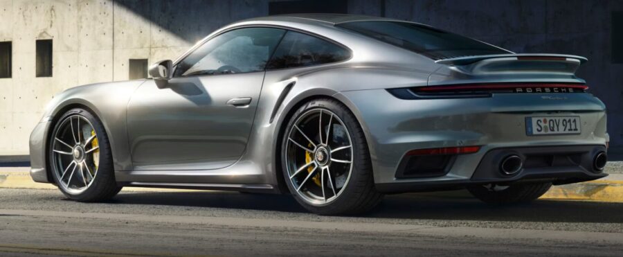 新型ポルシェ911ターボS購入ガイド：価格から納期、性能とライバル比較まで徹底考察