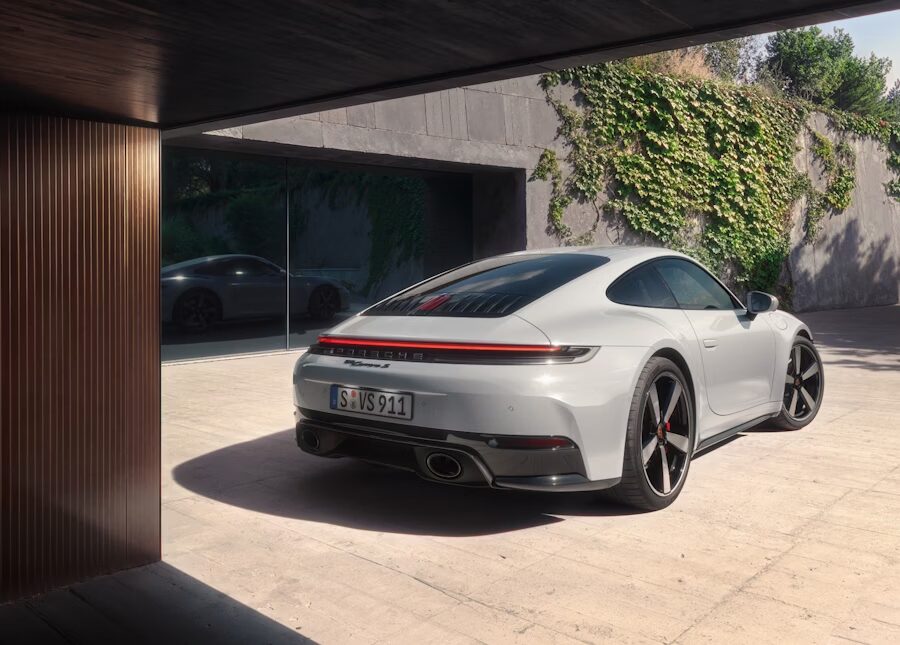 ポルシェ911カ-レラSは本当に【壊れやすい】のか？その【性能】を長く楽しむための信頼性と購入ガイド