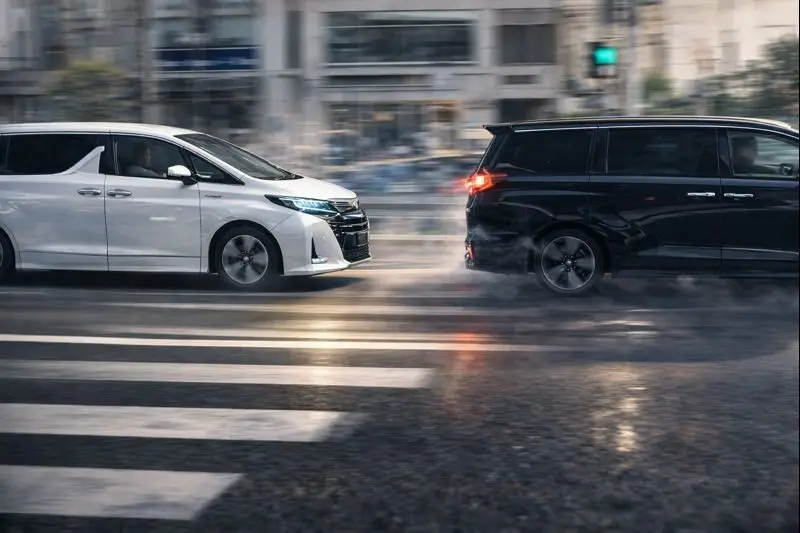 ハイブリッドより遅いと言われる理由はモーター特性にある